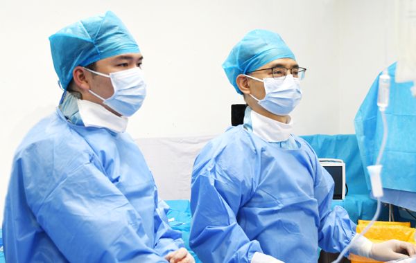 河北以岭医院成功完成高难度冠脉慢性完全闭塞病变介入治疗